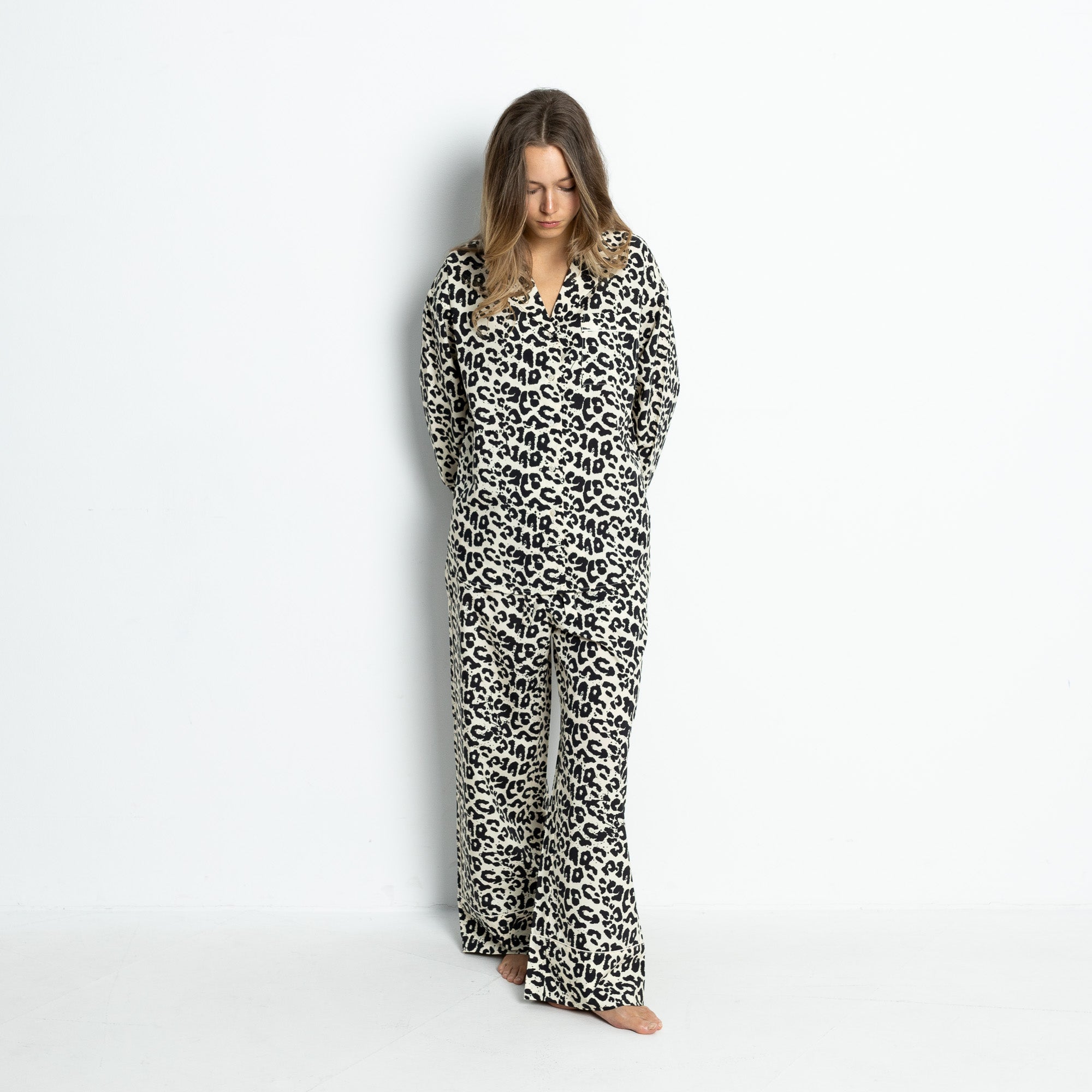 Pyjama Set (Pants + Shirt long sleeve) - leo splashes black/sand - VIVI MARI