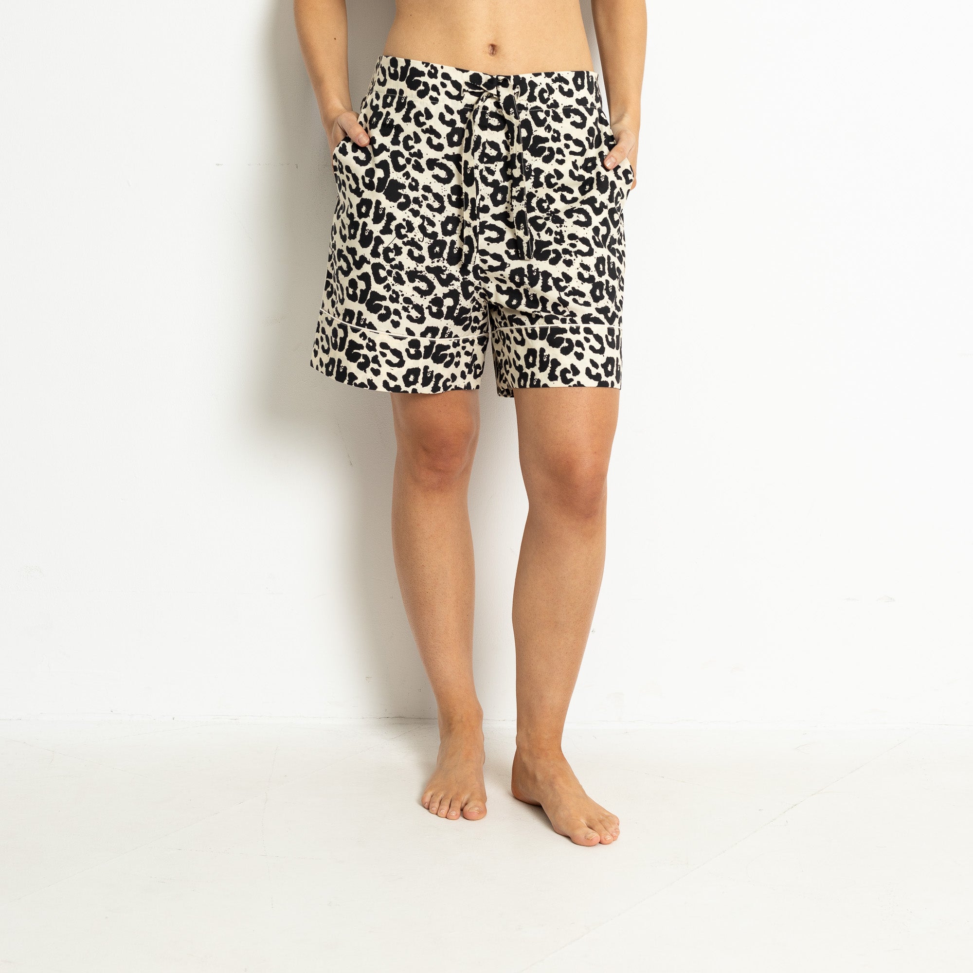 Pyjama Shorts - leo splashes black/sand - VIVI MARI