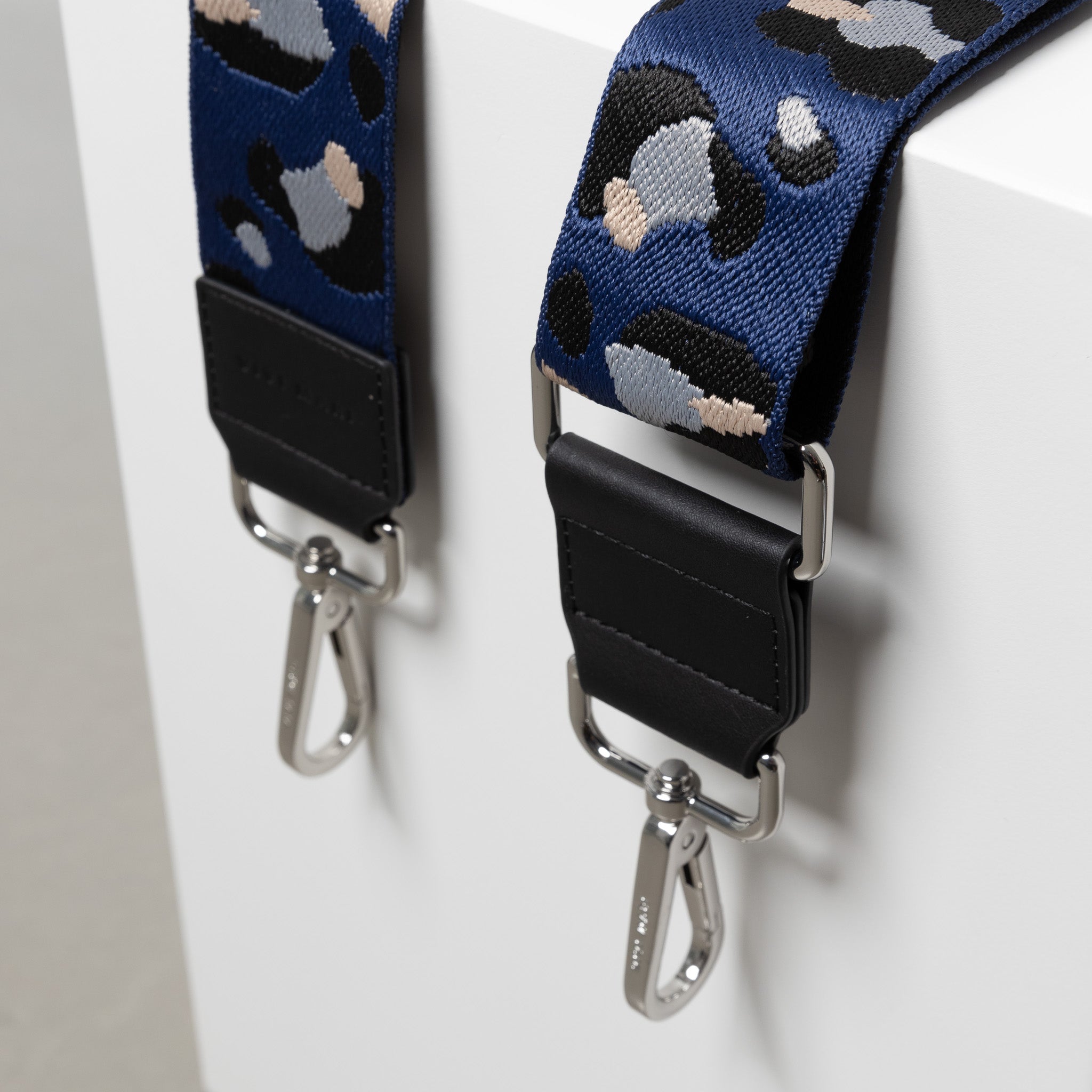 strap abstract leopard blue/black - black - VIVI MARI