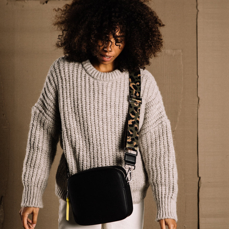 strap abstract leopard olive/black - black - VIVI MARI