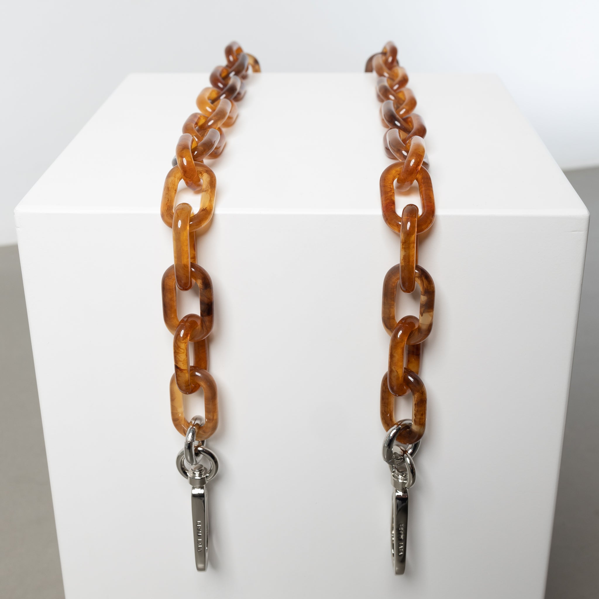 strap acrylic chain amber - short - VIVI MARI