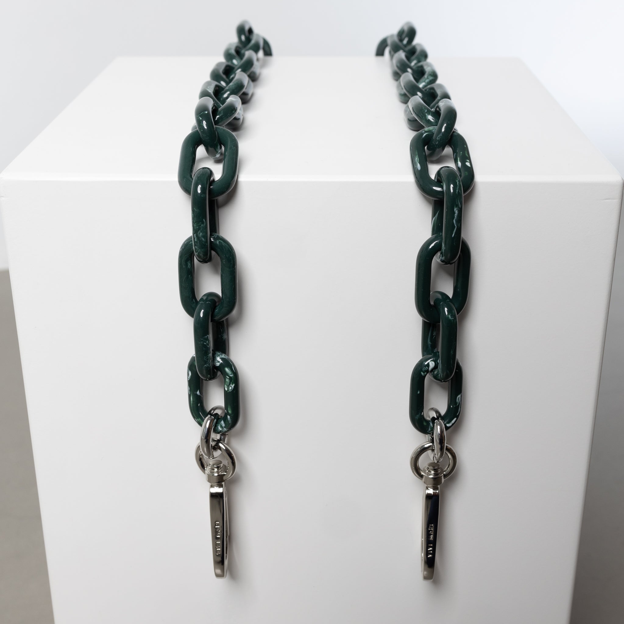 strap acrylic chain forest green - short - VIVI MARI