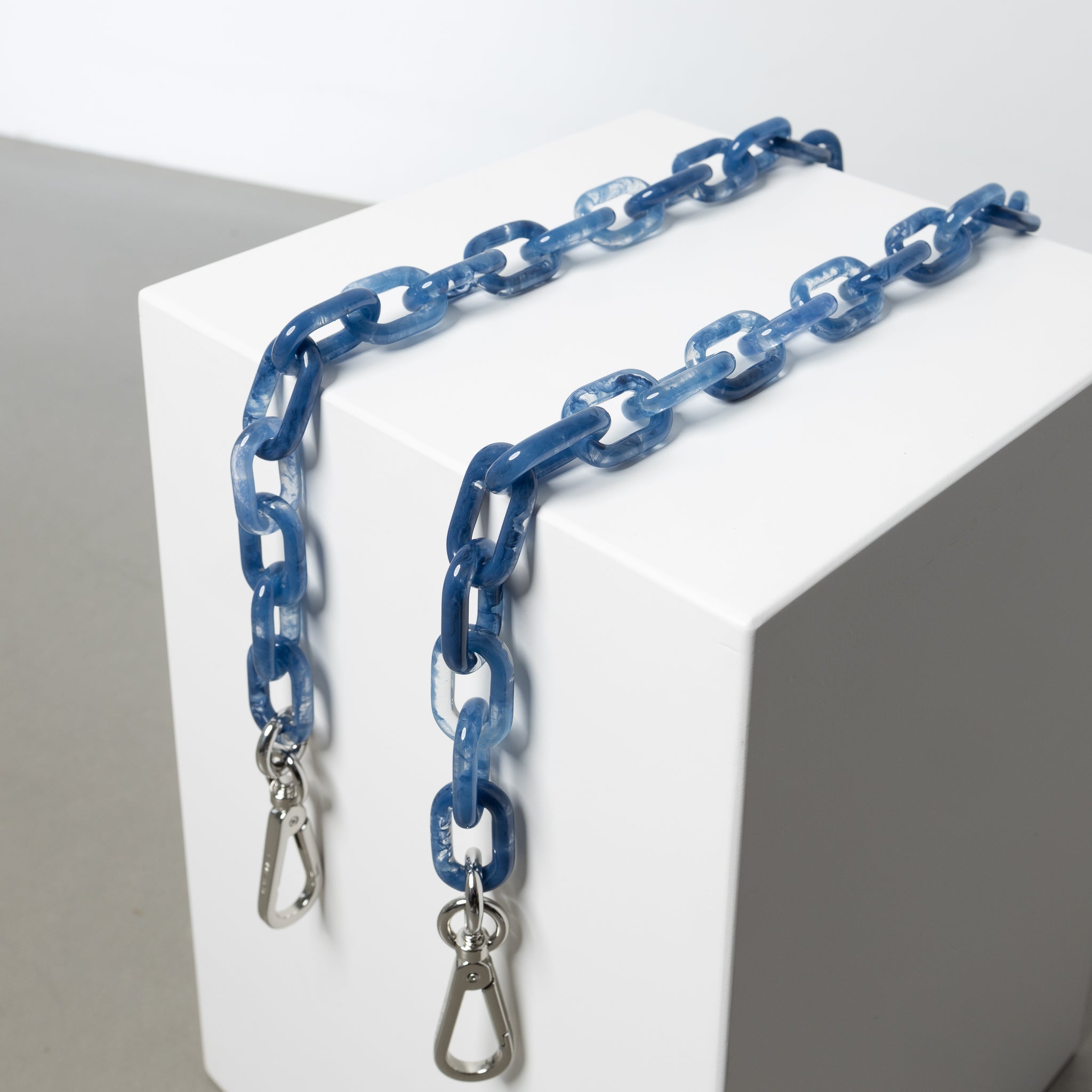 strap acrylic chain ocean blue - short - VIVI MARI